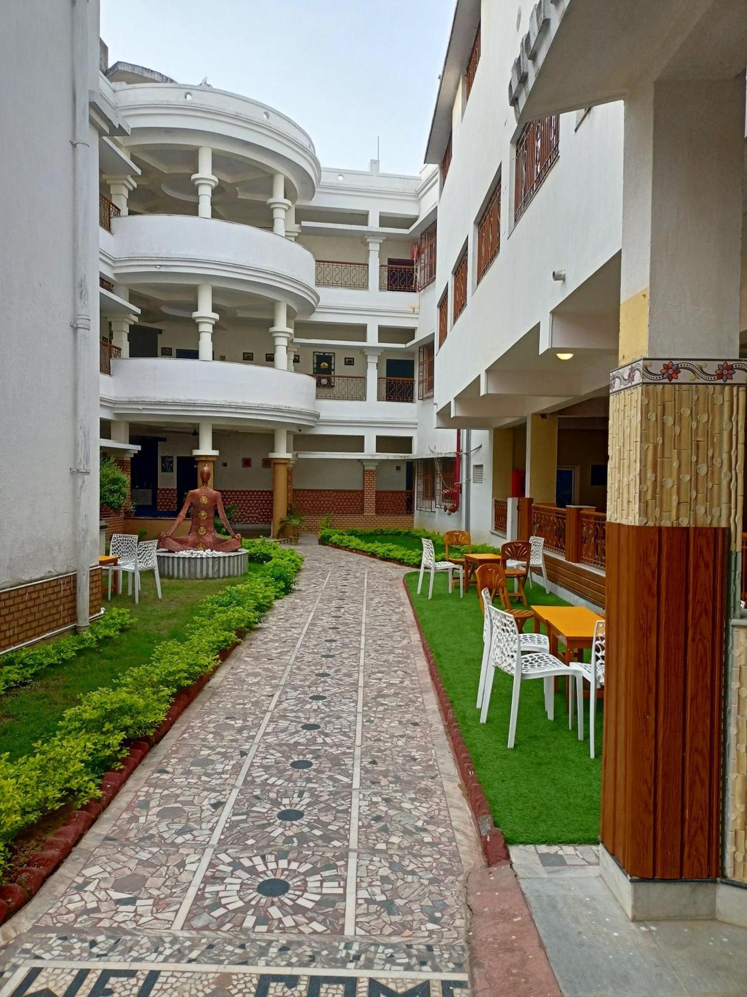 Hotel Kolam Shānti Niketan المظهر الخارجي الصورة